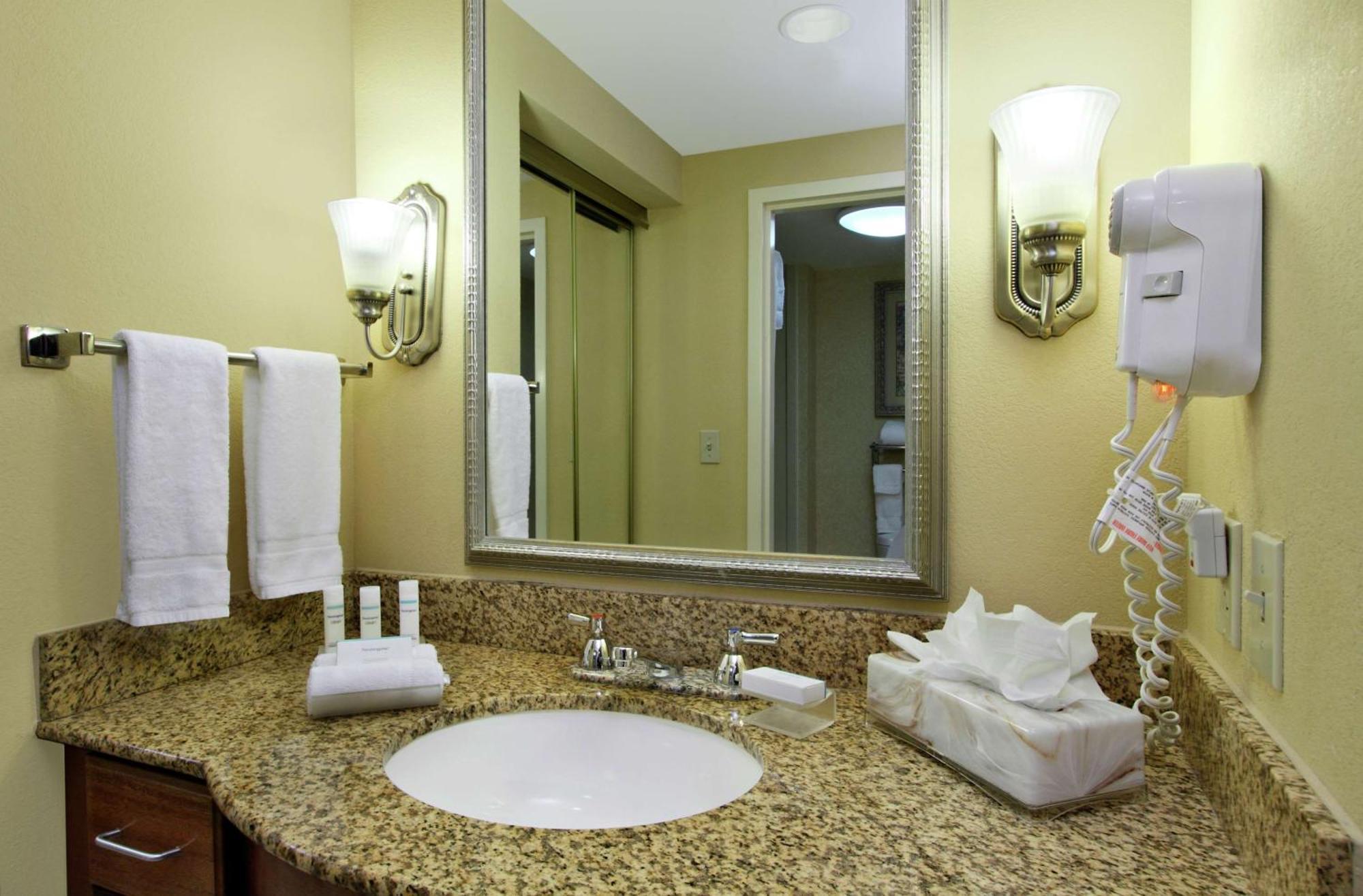Homewood Suites By Hilton Chesapeake - Greenbrier Eksteriør bilde